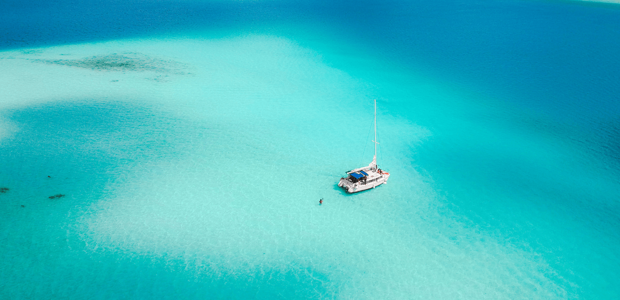 ¿Por qué la Laguna de Bacalar es conocida como la Laguna de los 7 Colores?